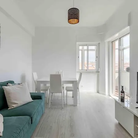 Lägenhet Quiet 2-bedroom Apt W/ Free Parking On Premises *